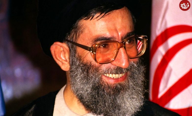 عکس؛ سفر در زمان؛ «رهبر انقلاب در حال سخنرانی در نیویورک»؛ سال 1366