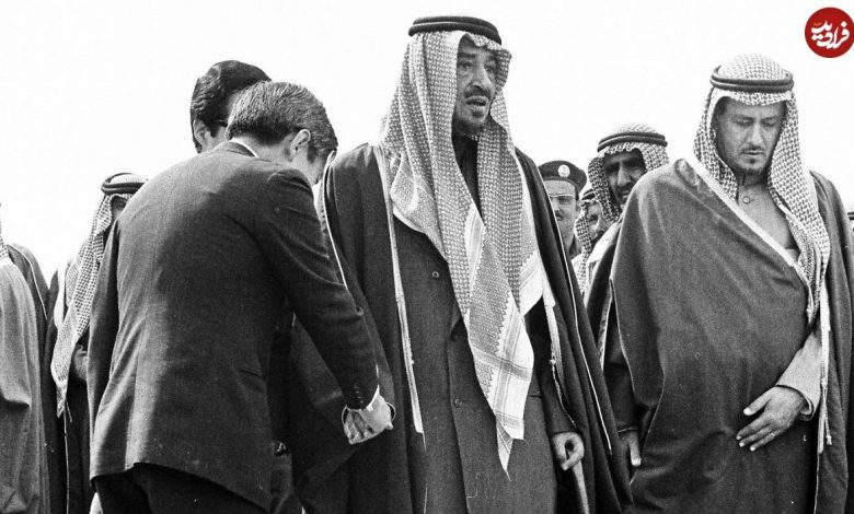 عکس؛ سفر در زمان؛ دیدار «امپراتور ژاپن در کنار ملک خالد، پادشاه عربستان»؛ سال 1359 عکس؛ سفر در زمان؛ دیدار «امپراتور ژاپن در کنار ملک خالد، پادشاه عربستان»؛ سال 1359