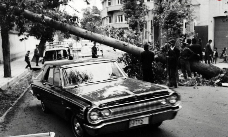 تصاویر؛ سفر به تهران قدیم؛ وقتی توفان تهران را تسخیر کرد! تصاویر؛ سفر به تهران قدیم؛ وقتی توفان تهران را تسخیر کرد!