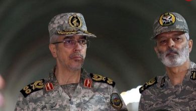 عکس؛ سفر به تاریخ؛ چهرۀ متفاوت «سرلشکر باقری» در 20 سالگی در کنار همرزمانش در جبهه