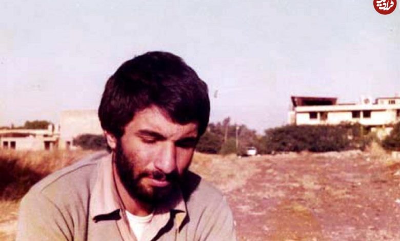 عکس؛ سفر در زمان؛ «محمد جهان آرا» در کنار دو همرزم اش در جبهه؛ سال 60 عکس؛ سفر در زمان؛ «محمد جهان آرا» در کنار دو همرزم اش در جبهه؛ سال 60