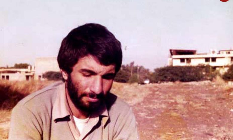 عکس؛ سفر به تاریخ؛ «شهید محمد جهانآرا» در کنار «رهبر انقلاب» در جبهه؛ سال 1359 عکس؛ سفر به تاریخ؛ «شهید محمد جهانآرا» در کنار «رهبر انقلاب» در جبهه؛ سال 1359