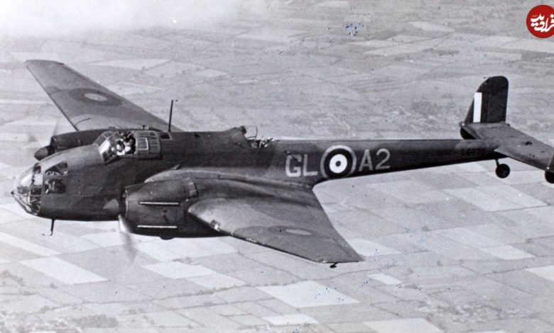 عکس؛ سفر در زمان؛ «فیصل، پادشاه عربستان در حال بررسی بمب افکن همپدن»؛ سال 1317 عکس؛ سفر در زمان؛ «فیصل، پادشاه عربستان در حال بررسی بمب افکن همپدن»؛ سال 1317