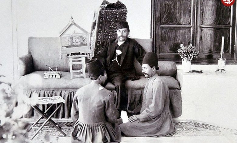 عکس؛ سفر به تاریخ؛ قایقسواری درباریان «مظفرالدین شاه» در «حوض»؛ سال 1276 عکس؛ سفر به تاریخ؛ قایقسواری درباریان «مظفرالدین شاه» در «حوض»؛ سال 1276