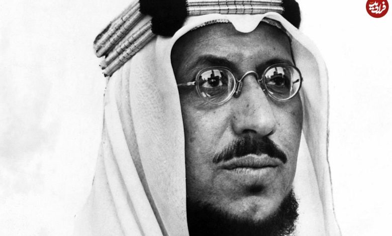 عکس؛ سفر در زمان؛ «پادشاه دوم عربستان و مهمانان خارجی در حال خوردن دو شتر؛ سال 1334 عکس؛ سفر در زمان؛ «پادشاه دوم عربستان و مهمانان خارجی در حال خوردن دو شتر؛ سال 1334