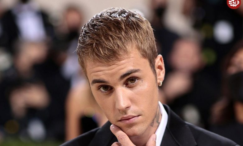 عکس؛ سفر در زمان؛ «جاستین بیبر در 11 سالگی و در حال گیتارنوازی و خوانندگی در خیابان»؛ سال 83 عکس؛ سفر در زمان؛ «جاستین بیبر در 11 سالگی و در حال گیتارنوازی و خوانندگی در خیابان»؛ سال 83