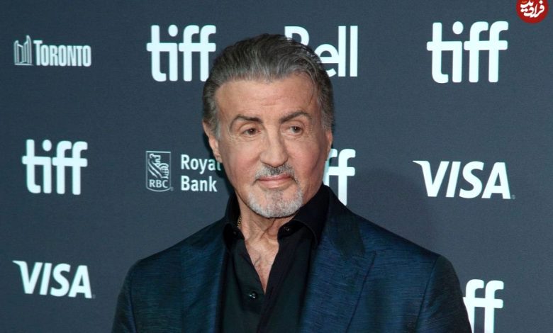 عکس؛ سفر در زمان؛ «سیلوستر استالونه در حال چوگان بازی کردن»؛ سال 1368 عکس؛ سفر در زمان؛ «سیلوستر استالونه در حال چوگان بازی کردن»؛ سال 1368