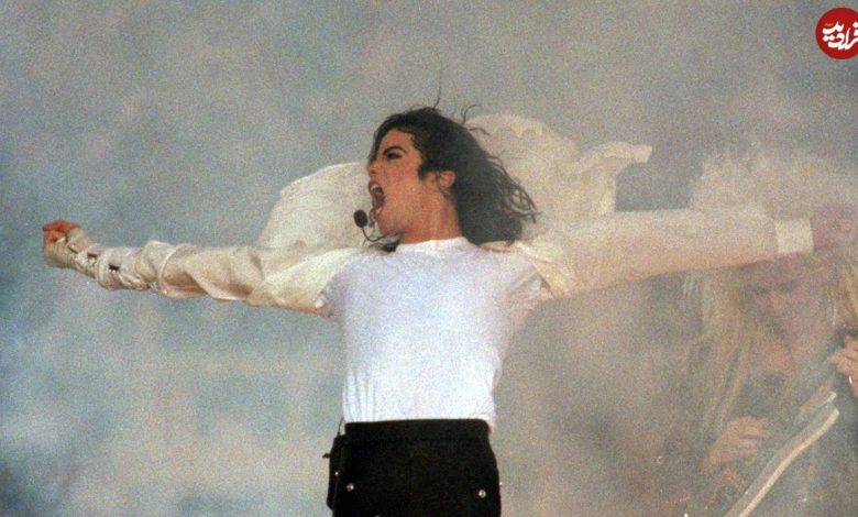 عکس؛ سفر در زمان؛ «مایکل جکسون در نوجوانی و در کنار یک درخت»؛ سال 1349 عکس؛ سفر در زمان؛ «مایکل جکسون در نوجوانی و در کنار یک درخت»؛ سال 1349