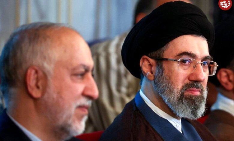 عکس؛ سفر در زمان؛ «سیدمجتبی خامنه ای» در کنار 5 هم رزم اش در جبهه؛ دهه 60 عکس؛ سفر در زمان؛ «سیدمجتبی خامنه ای» در کنار 5 هم رزم اش در جبهه؛ دهه 60