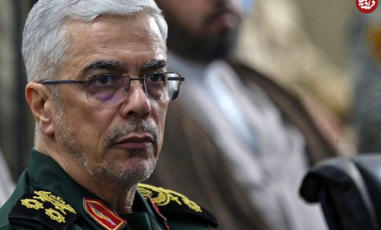 عکس؛ سفر در زمان؛ «سرلشکر باقری در یکی از مقرهای فرماندهی سپاه در زمان جنگ»؛ دهه 60 عکس؛ سفر در زمان؛ «سرلشکر باقری در یکی از مقرهای فرماندهی سپاه در زمان جنگ»؛ دهه 60