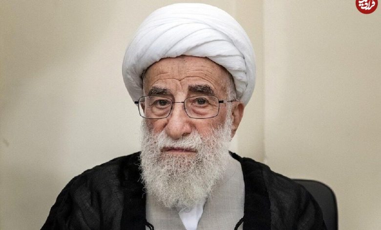 عکس؛ سفر در زمان؛ «آیتالله احمد جنتی در کنار رهبر انقلاب» در یک کنگره؛ سال 65 عکس؛ سفر در زمان؛ «آیتالله احمد جنتی در کنار رهبر انقلاب» در یک کنگره؛ سال 65