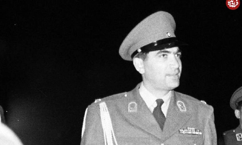 عکس؛ سفر در زمان؛ «آکیهیتو، ولیعهد ژاپن و غلامرضا پهلوی» در مهرآباد؛ سال 39 عکس؛ سفر در زمان؛ «آکیهیتو، ولیعهد ژاپن و غلامرضا پهلوی» در مهرآباد؛ سال 39