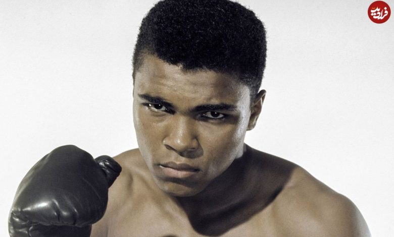 عکس؛ سفر در زمان؛ «محمدعلی کلی بعد ناک اوت کردن حریف اش در راند اول»؛ سال 1344 عکس؛ سفر در زمان؛ «محمدعلی کلی بعد ناک اوت کردن حریف اش در راند اول»؛ سال 1344