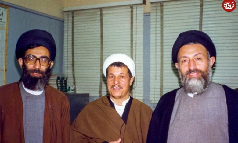 عکس؛ سفر به تاریخ؛ «شهید بهشتی، شهید باهنر و رهبر انقلاب» سر سفرۀ غذا؛ سال 1359 عکس؛ سفر به تاریخ؛ «شهید بهشتی، شهید باهنر و رهبر انقلاب» سر سفرۀ غذا؛ سال 1359