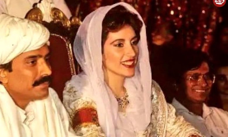 عکس؛ سفر به تاریخ؛ «بی‌نظیر بوتو، نخست وزیر اسبق پاکستان» در حال زیارت ضریح امام رضا (ع)؛ سال 1372