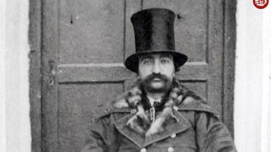 عکس؛ سفر به تاریخ؛ ژست «ناصرالدین شاه» در میان 10 نفر از زن‌هایش در حیاط اندرونی