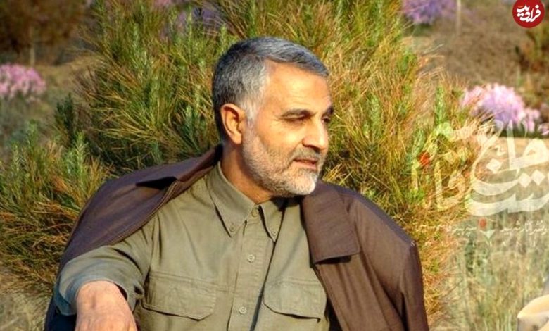 عکس؛ سفر به تاریخ؛ بوسۀ رهبر انقلاب بر چهرۀ «سردار سلیمانی» در شب تاسوعا؛ سال 1396 عکس؛ سفر به تاریخ؛ بوسۀ رهبر انقلاب بر چهرۀ «سردار سلیمانی» در شب تاسوعا؛ سال 1396