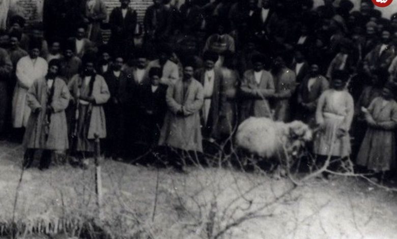 عکس؛ سفر به تاریخ؛ مراسم «قوچبازی» در شهر قوچان در دوران ناصرالدین شاه عکس؛ سفر به تاریخ؛ مراسم «قوچبازی» در شهر قوچان در دوران ناصرالدین شاه