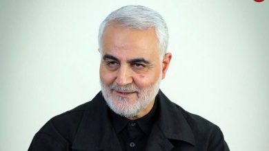 عکس؛ سفر به تاریخ؛ «سردار سلیمانی» در حال اسب‌سواری؛ دهۀ 60