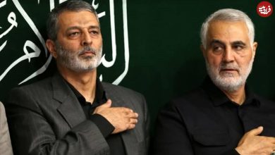 عکس؛ سفر به تاریخ؛ «امیر موسوی، فرماندۀ جدید ستاد کل» در مراسم ترحیم پدر «سردار سلیمانی»؛ سال 96