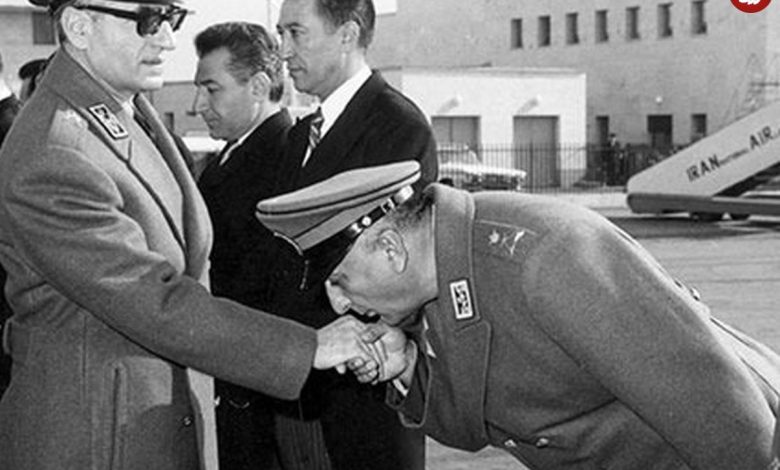 عکس؛ سفر به تاریخ؛ «نصیری، رئیس ساواک» در کنار سفیر اسرائیل و مامور موساد در تهران