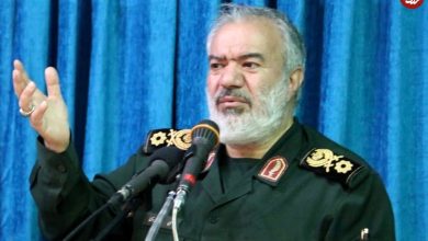 عکس؛ سفر به تاریخ؛ «سردار فدوی، جانشین فرمانده سپاه» در جبهه در کنار «شهید باکری»؛ دهۀ 60