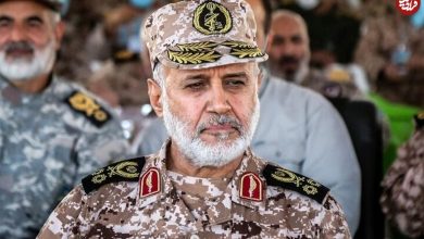 عکس؛ سفر به تاریخ؛ «سردار رشید» در کنار «سردار شادمانی» در هواپیمای نظامی