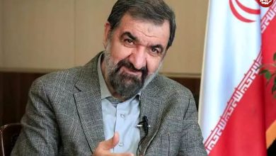 عکس؛ سفر به تاریخ؛ «محسن رضایی» در کنار «ناصر حجازی» در یک مهمانی؛ سال 1377