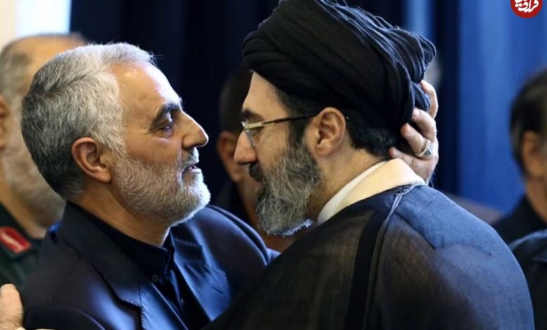 عکس؛ سفر به تاریخ؛ «سید مجتبی خامنهای، فرزند رهبر انقلاب» در 12 سالگی در کنار پدر؛ دهۀ 60 عکس؛ سفر به تاریخ؛ «سید مجتبی خامنهای، فرزند رهبر انقلاب» در 12 سالگی در کنار پدر؛ دهۀ 60