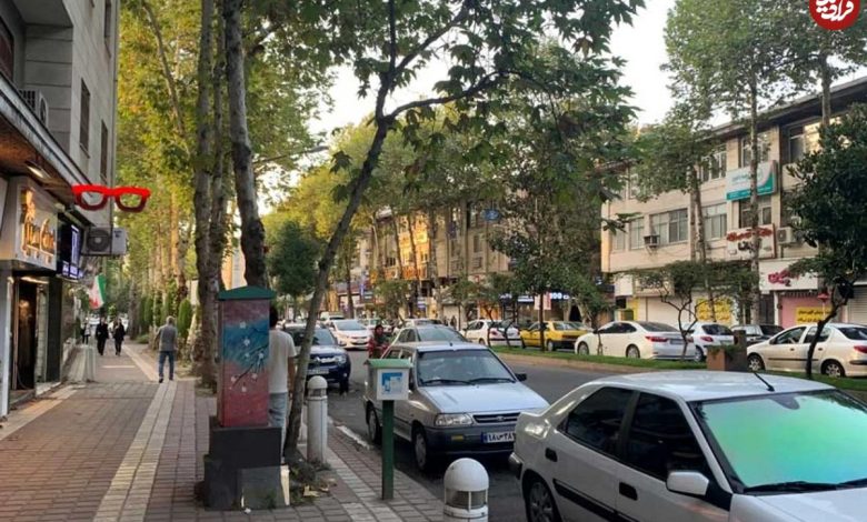 عکس؛ سفر در زمان؛ «5 جوان گیلانی در بلوار گلسار رشت، وقتی زمین خالی بود»؛ سال 1355 عکس؛ سفر در زمان؛ «5 جوان گیلانی در بلوار گلسار رشت، وقتی زمین خالی بود»؛ سال 1355