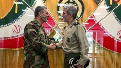 عکس؛ سفر به تاریخ؛ امیر موسوی و امیر حاتمی، دو فرماندۀ ارتش در کنار هم؛ سال 1396