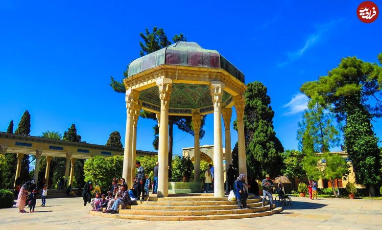 عکس؛ سفر به ایران قدیم؛ آرامگاه حافظ شیرازی در دوران مشروطه عکس؛ سفر به ایران قدیم؛ آرامگاه حافظ شیرازی در دوران مشروطه