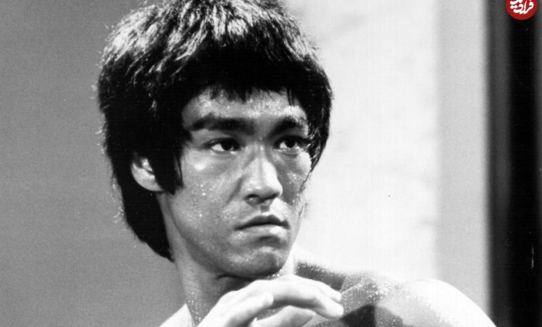 عکس؛ سفر در زمان؛ «بروسلی در کنار همسرش» در پشت صحنه یکی از فیلم هایش؛ سال 1351 عکس؛ سفر در زمان؛ «بروسلی در کنار همسرش» در پشت صحنه یکی از فیلم هایش؛ سال 1351