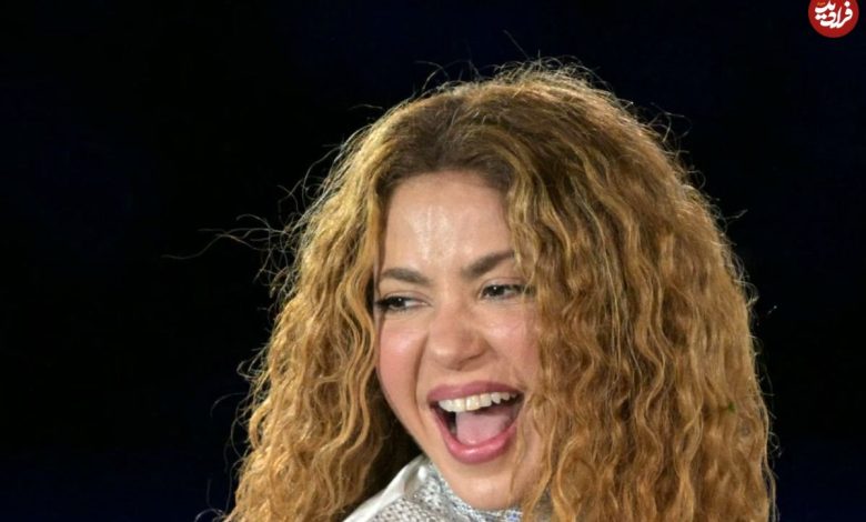 عکس؛ سفر در زمان؛ ظاهر «شکیرا» در حال اجرای کنسرت در 24 سالگی؛ سال 1380