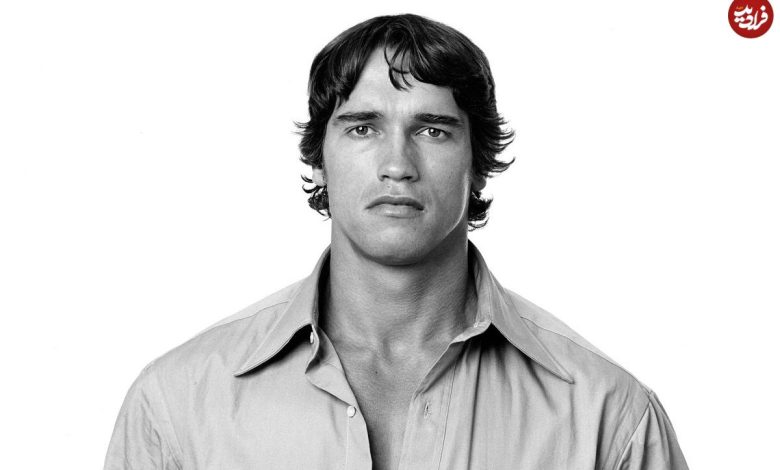 عکس؛ سفر در زمان؛ «آرنولد کنار مادرش و همسرش» در فرودگاه گراتس اتریش؛ سال 1353 عکس؛ سفر در زمان؛ «آرنولد کنار مادرش و همسرش» در فرودگاه گراتس اتریش؛ سال 1353