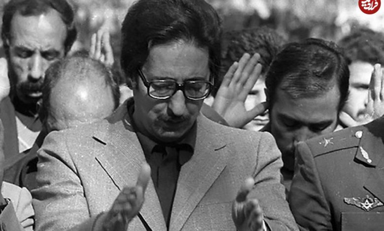 عکس؛ سفر در زمان؛ «ابوالحسن بنی صدر با لباس ارتش در جبهه»؛ سال 1359 عکس؛ سفر در زمان؛ «ابوالحسن بنی صدر با لباس ارتش در جبهه»؛ سال 1359