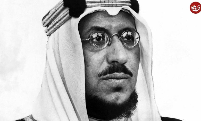 عکس؛ سفر در زمان؛ «دومین پادشاه عربستان و مهمانان اش در حال خوردن 4 آهو و 3 گوسفند کامل»؛ سال 1333 عکس؛ سفر در زمان؛ «دومین پادشاه عربستان و مهمانان اش در حال خوردن 4 آهو و 3 گوسفند کامل»؛ سال 1333