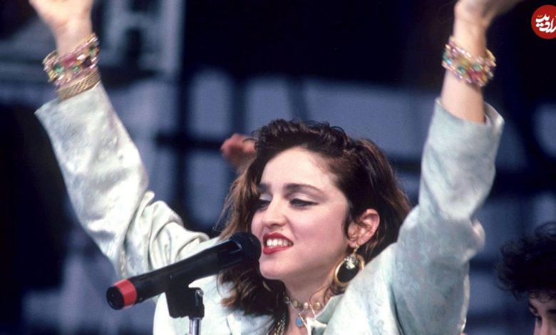 عکس؛ سفر در زمان؛ خیابان گردی عاشقانه «مدونا و همسر اول اش شان پن»؛ سال 1365