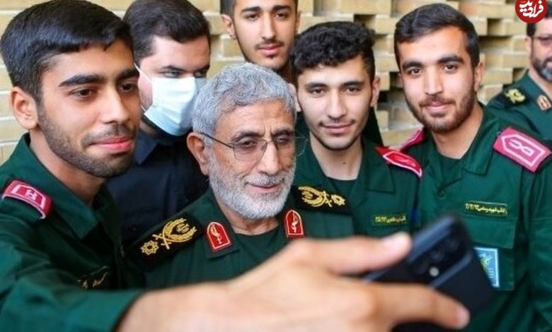 عکس؛ سفر در زمان؛ «سردار قاآنی» با کلاهخود نظامی در خط مقدم جبهه؛ دهه 60 عکس؛ سفر در زمان؛ «سردار قاآنی» با کلاهخود نظامی در خط مقدم جبهه؛ دهه 60