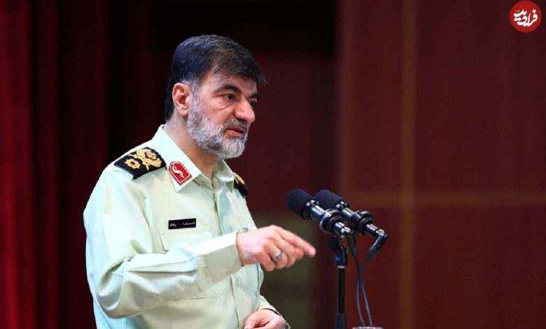 عکس؛ سفر در زمان؛ ظاهر «سردار رادان در کنار 4 همرزم اش در جبهه»؛ دهه 60 عکس؛ سفر در زمان؛ ظاهر «سردار رادان در کنار 4 همرزم اش در جبهه»؛ دهه 60