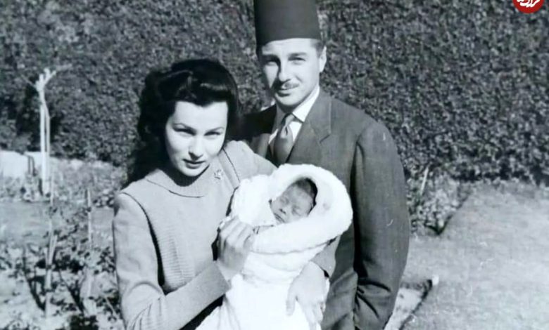 عکس؛ سفر در زمان؛ «مهناز زاهدی در آغوش مادربزرگ اش فوزیه»؛ سال 1340 عکس؛ سفر در زمان؛ «مهناز زاهدی در آغوش مادربزرگ اش فوزیه»؛ سال 1340