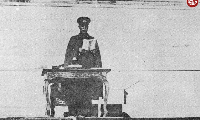 عکس؛ سفر در زمان؛ «رضاخان و محمدرضا پهلوی در حاشیه یکی از سفرها»؛ دهه 1310 عکس؛ سفر در زمان؛ «رضاخان و محمدرضا پهلوی در حاشیه یکی از سفرها»؛ دهه 1310