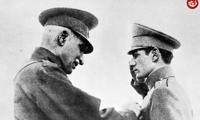 عکس؛ سفر در زمان؛ بازدید «رضاخان از یک مدرسه دخترانه بعد کشف حجاب»؛ سال 1314 عکس؛ سفر در زمان؛ بازدید «رضاخان از یک مدرسه دخترانه بعد کشف حجاب»؛ سال 1314