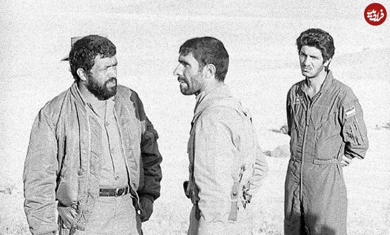 عکس؛ سفر در زمان؛ «صیاد شیرازی» در کنار رهبر انقلاب در حال بازدید از دانشکده افسری؛ سال 1360 عکس؛ سفر در زمان؛ «صیاد شیرازی» در کنار رهبر انقلاب در حال بازدید از دانشکده افسری؛ سال 1360