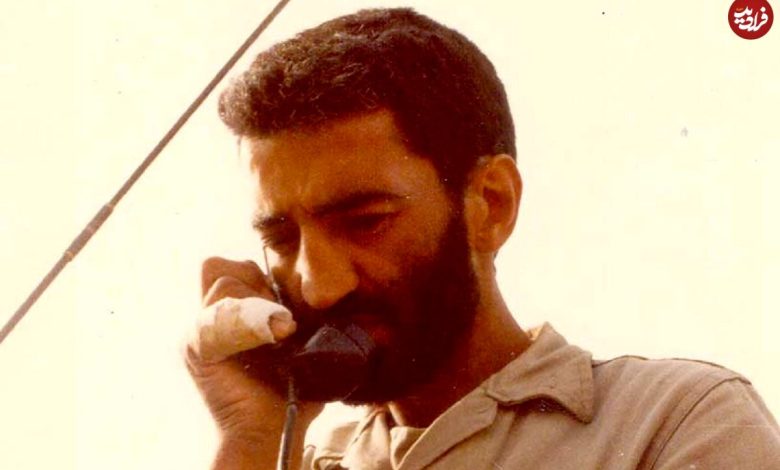 عکس؛ سفر در زمان؛ «احمد متوسلیان در کنار یک نظامی پناهنده عراقی در مریوان»؛ سال 60