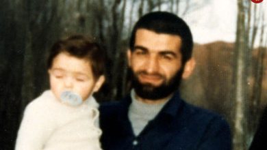 عکس؛ سفر به تاریخ؛ چهرۀ «شهید عباس بابایی» قبل از انقلاب در کنار همکارانش در یک پایگاه هوایی