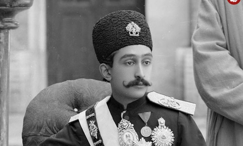 تصاویر؛ سفر به عصر قاجار؛ از «رضاخان و سفیر شوروی» تا «پسر مظفرالدین شاه و خدمتکارش» تصاویر؛ سفر به عصر قاجار؛ از «رضاخان و سفیر شوروی» تا «پسر مظفرالدین شاه و خدمتکارش»