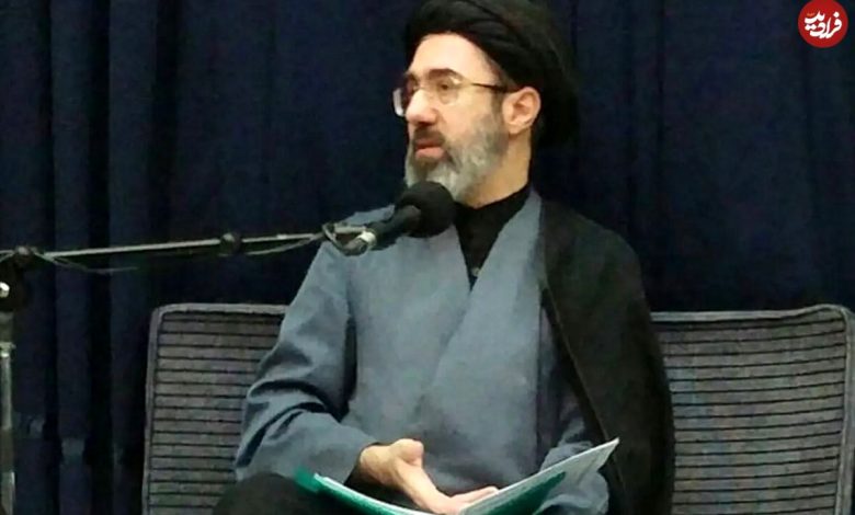 عکس؛ سفر به تاریخ؛ «سید مجتبی خامنه‌ای» در مراسم ترحیم پدر «سردار سلیمانی»؛ سال 96