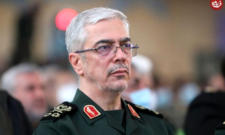 عکس؛ سفر به تاریخ؛ «سرلشکر باقری» در منزل پدری بعد از شهادت برادرش؛ سال 1361