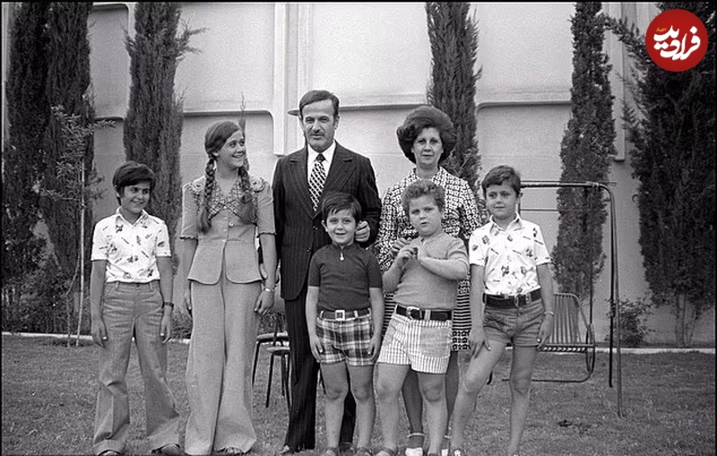 no-name-9 عکس؛ سفر به تاریخ؛ «بشار اسد» 9 ساله در کنار پدر و مادر و خواهر و برادرهایش؛ سال 1353